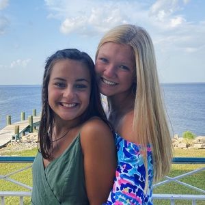 Meet your Posher, Camille